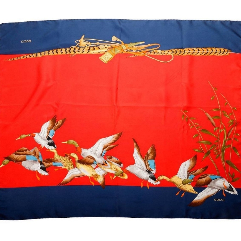 Vintage GUCCI Italy Silk Scarf RARE “Ducks in Flight” Red Navy Wildlife Hunting - Picture 9 of 13